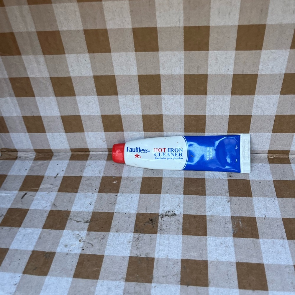 Hot Iron Cleaner - Red and Blue